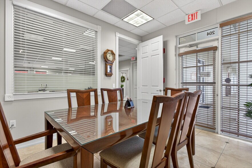 More Photos Of 5521 N University Dr, Coral Springs Office For Sale
