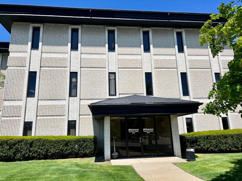 More Photos Of 20500 Eureka Rd, Taylor Office For Lease