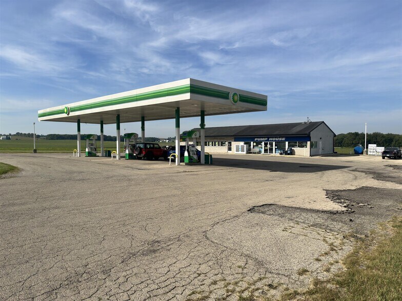 More Photos Of 12180 Center Rd, Durand Service Station For Sale