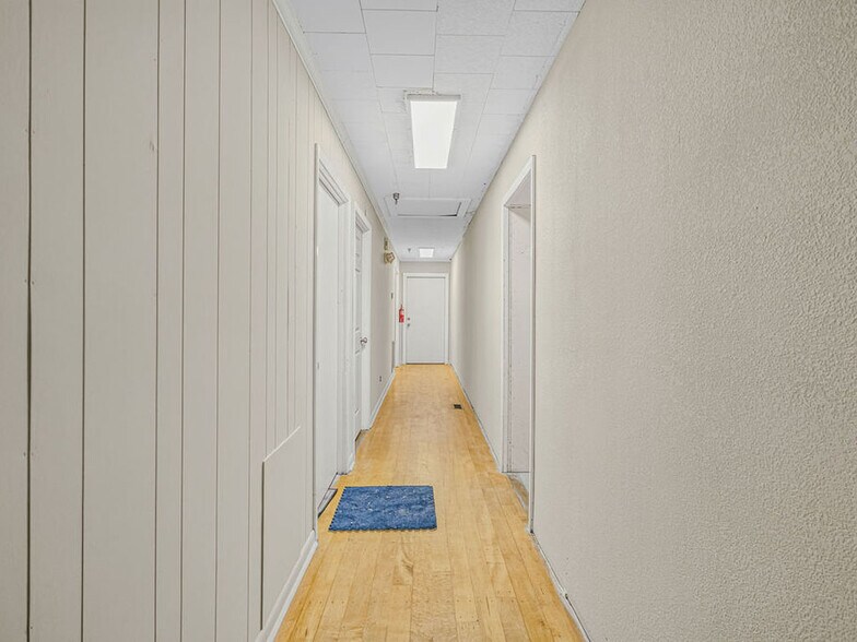 More Photos Of 1002 Douglas Ave, Opp Manufacturing For Lease