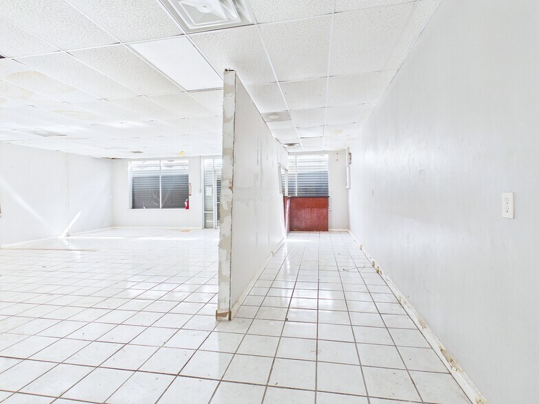More Photos Of 705 S Byron Butler Pkwy, Perry Freestanding For Sale