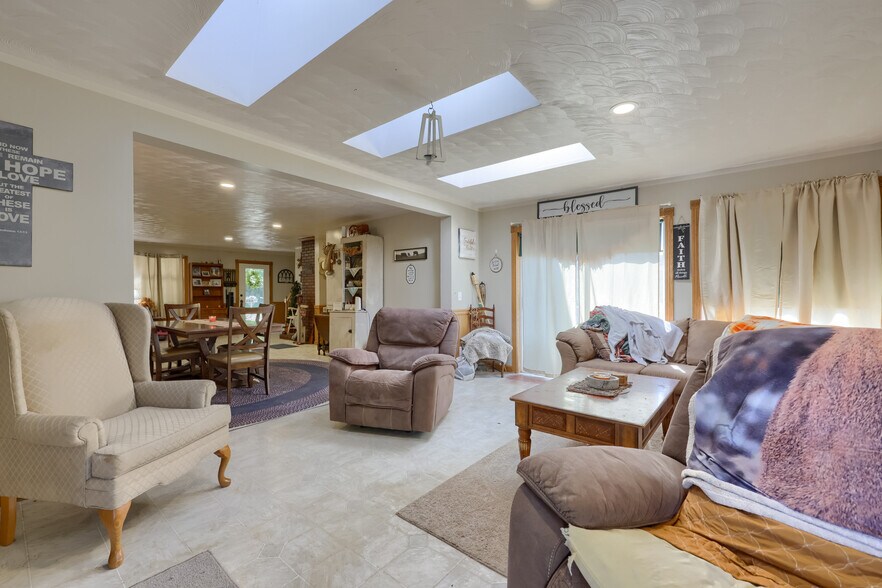More Photos Of 197 Pencroft Dr N, Holtwood Industrial For Sale
