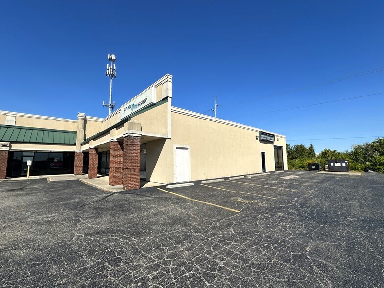 More Photos Of 8935-8947 Kingsridge Rd, Dayton Storefront Retail Office For Sale