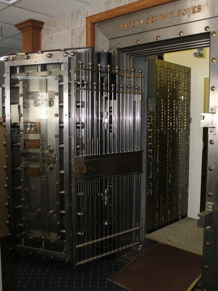 More Photos Of N4386 State Road 49, Poy Sippi Bank For Sale