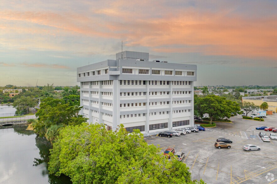 More Photos Of 4200 NW 16th St, Lauderhill Loft Creative Space For Lease