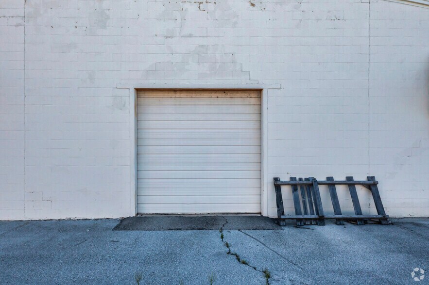 More Photos Of 816 S Sherman St, Richardson Industrial For Sale