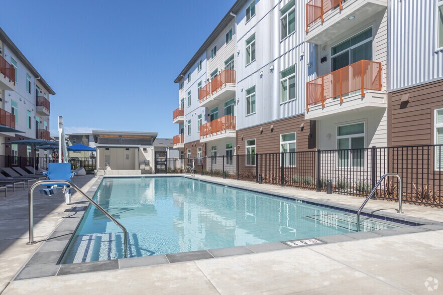 More Photos Of 2500 Cannery Loop, Davis Apartments For Sale