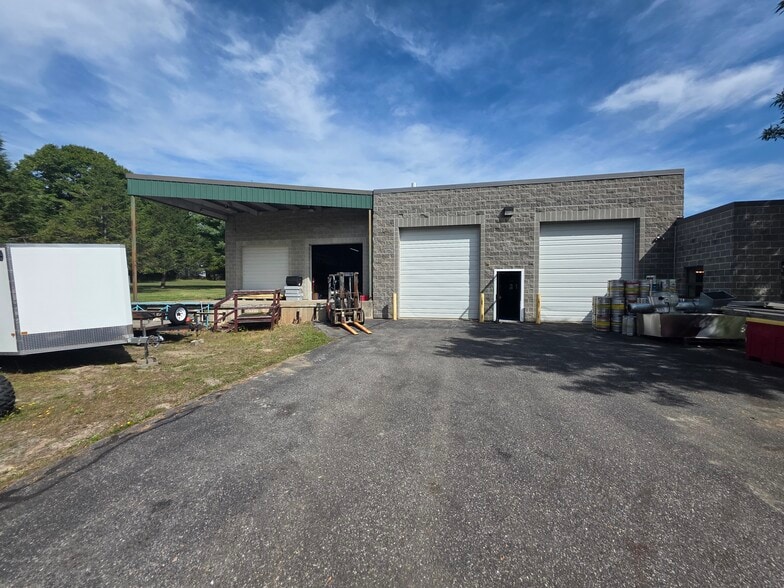 More Photos Of 5 Payne Ave, Rockland Flex For Sale