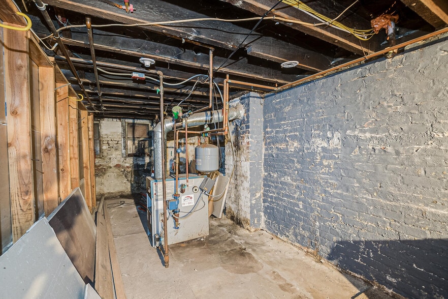 More Photos Of 173 Hamilton St, New Brunswick Specialty For Sale