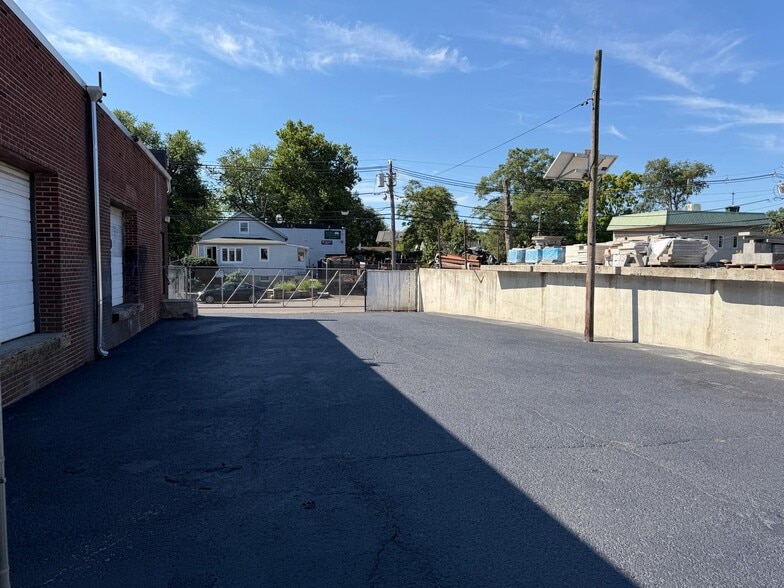 More Photos Of 115-117 Patterson St, Hillsdale Warehouse For Lease