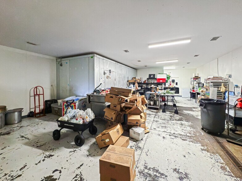 More Photos Of 605 N County Road 393, Santa Rosa Beach Light Manufacturing For Lease