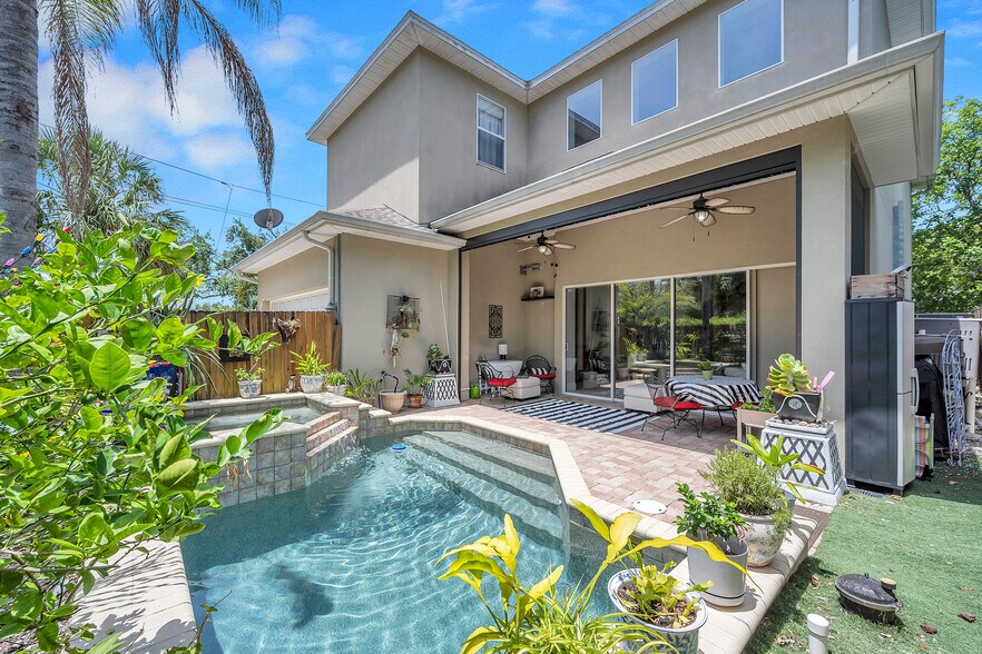 More Photos Of 429 2nd St S, Safety Harbor Specialty For Sale
