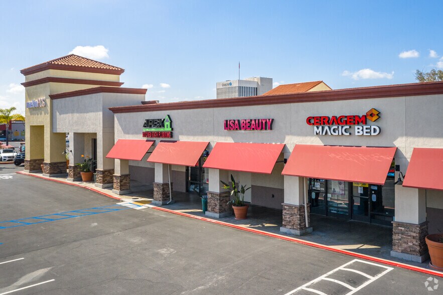More Photos Of 23815-23831 El Toro Rd, Lake Forest Storefront For Lease