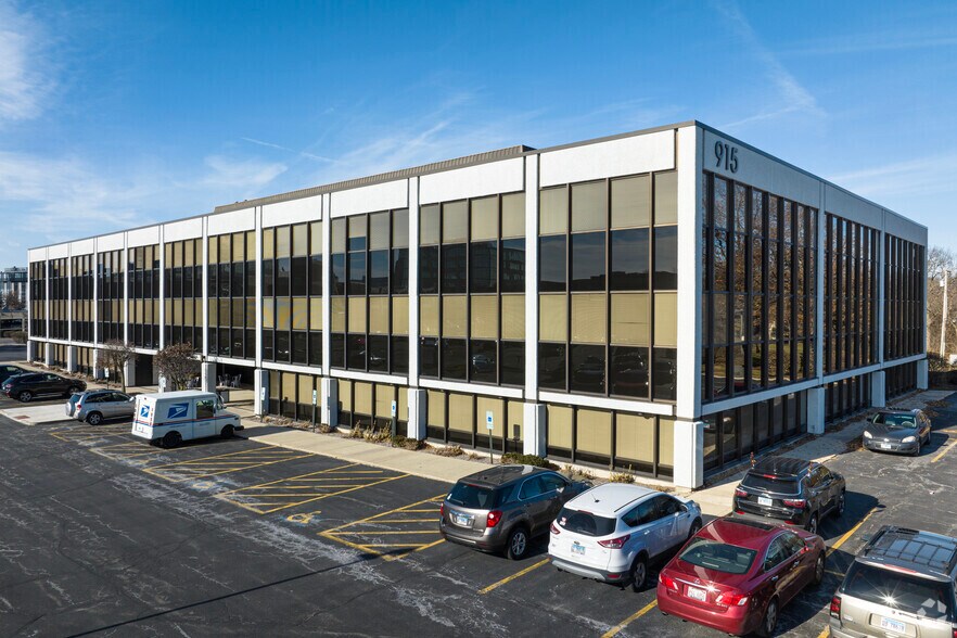 More Photos Of 915 Harger Rd, Oak Brook Office For Lease