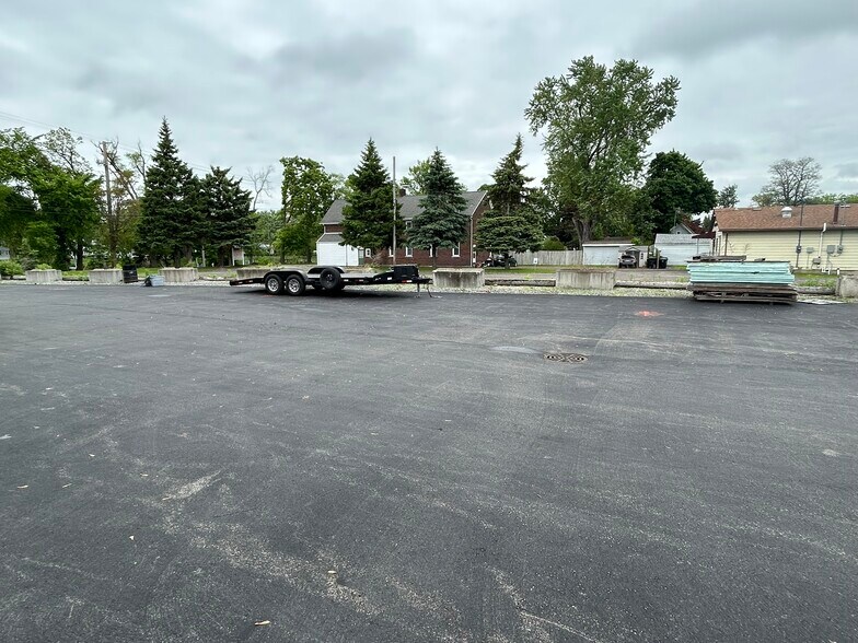 More Photos Of 126 E Niagara St, Tonawanda Warehouse For Sale