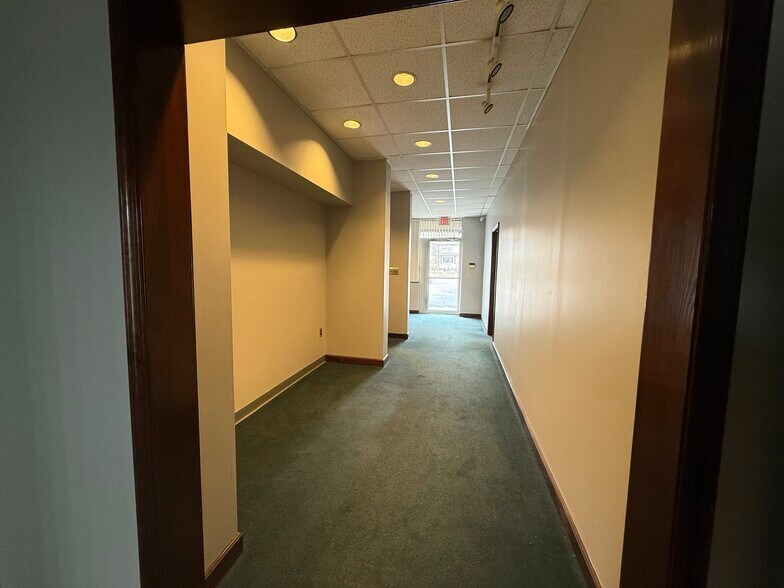 More Photos Of 750-758 S Monroe St, Monroe Office For Sale