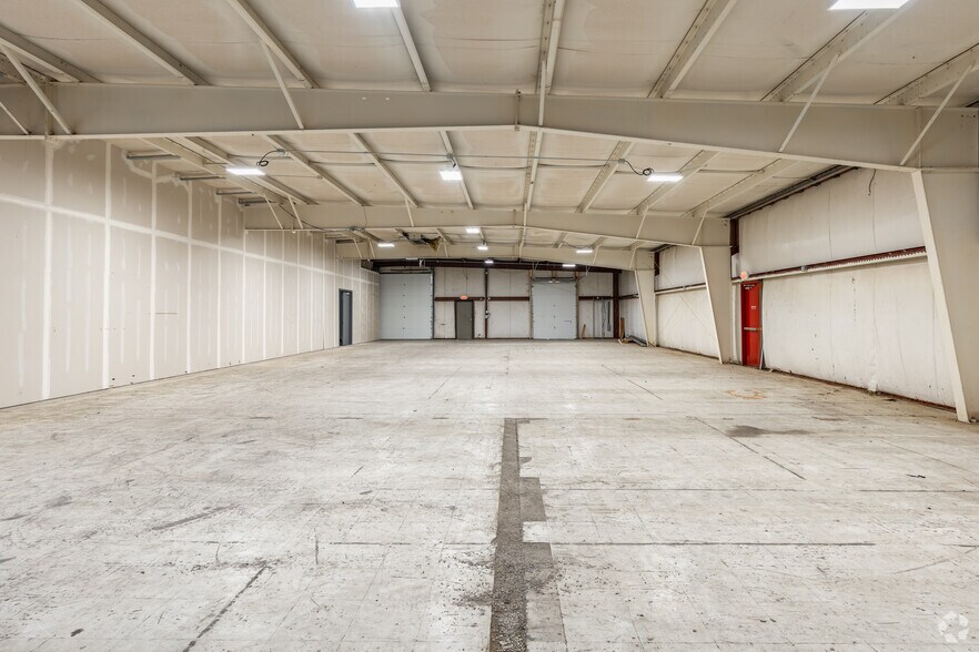 More Photos Of 3970 Staunton Tpke, Parkersburg Light Distribution For Lease