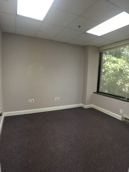 More Photos Of 7535 Little River Tpke, Annandale Office Residential For Sale
