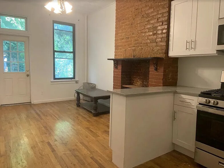 118 Huron St, Brooklyn, NY 11222 Apartments For Sale