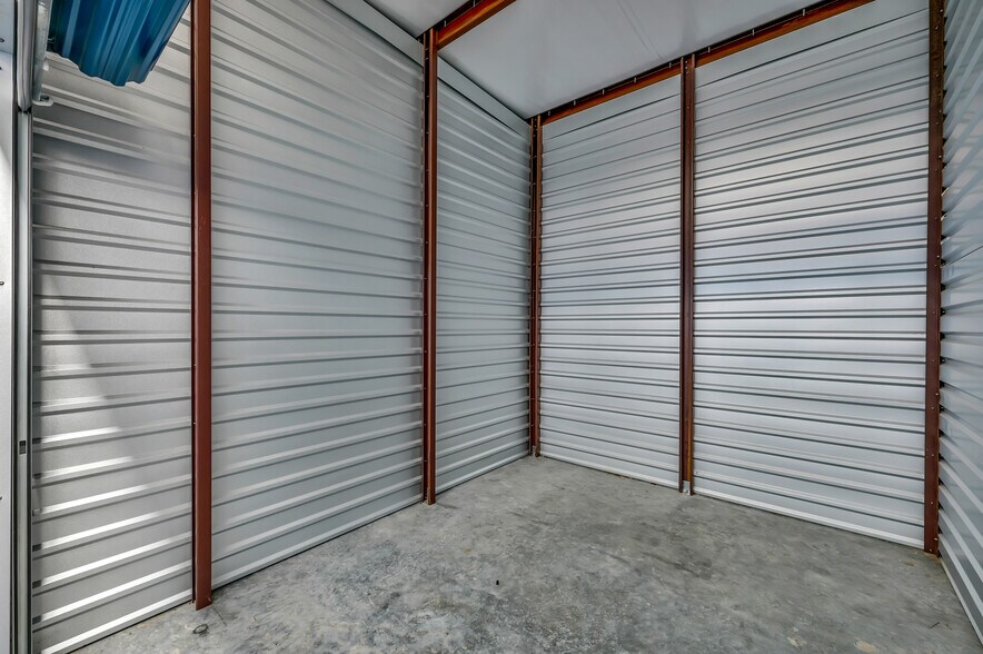 More Photos Of 36522 Coleman Rd, Magnolia Self Storage For Sale
