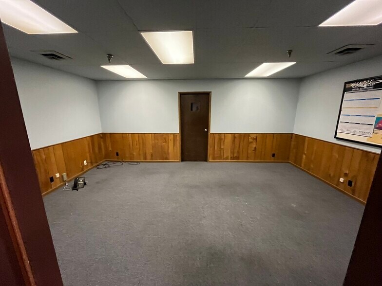More Photos Of 245 Erie St, Huntington Industrial For Sale