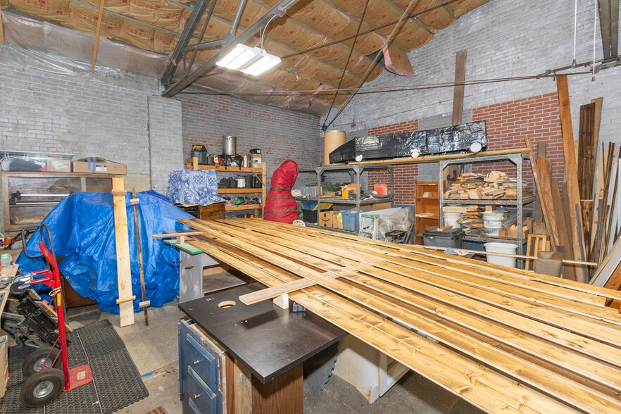 More Photos Of 107 E Orr St, Anderson Specialty For Sale