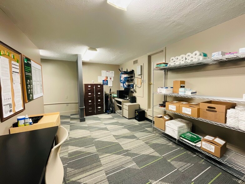 More Photos Of 168 Main St, Great Barrington Office For Sale