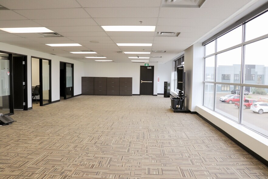 More Photos Of 3601 82nd Ave, Leduc Flex For Lease