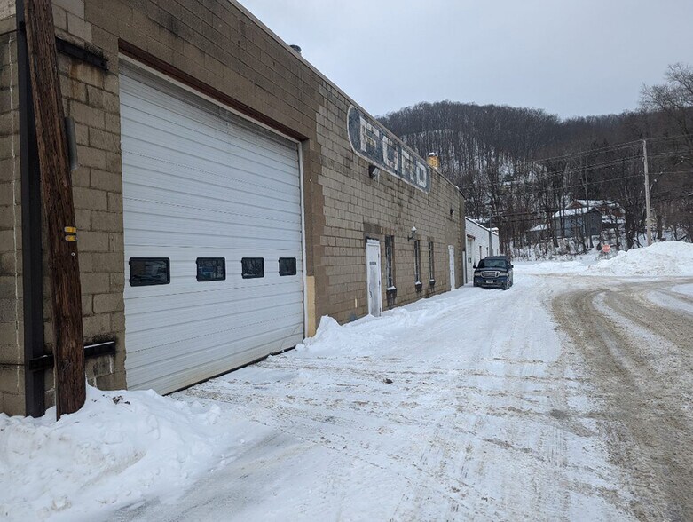 More Photos Of 151 Walnut St, Kittanning Auto Dealership For Sale