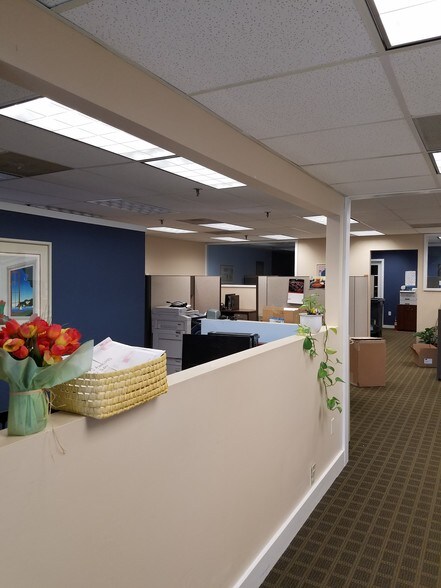 More Photos Of 123 Washington St, Holliston Light Manufacturing For Lease