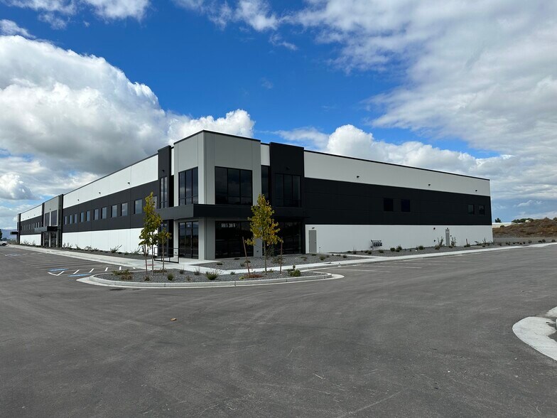 More Photos Of 881 S 200 W, Smithfield Warehouse For Lease