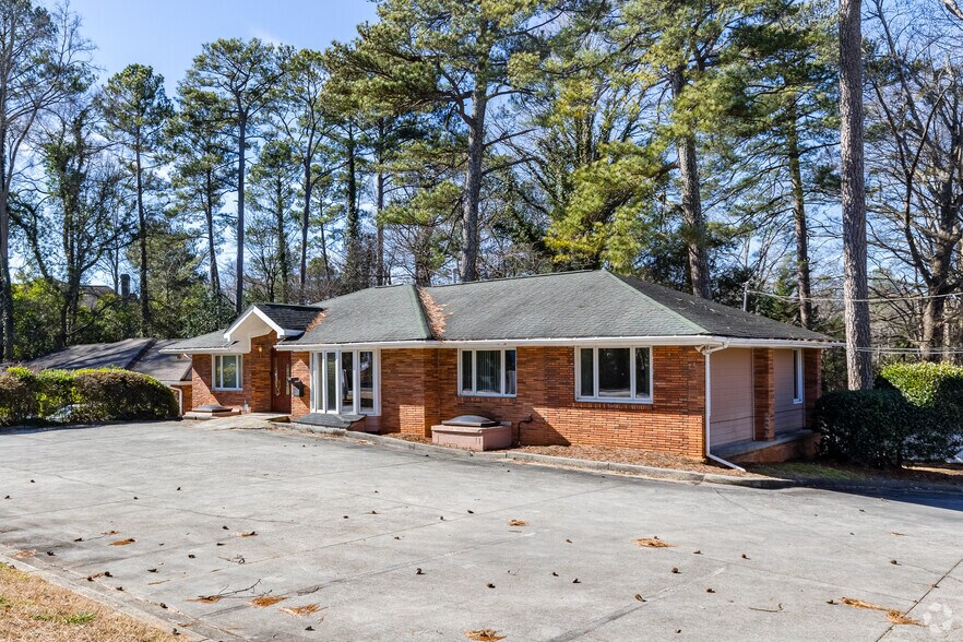 More Photos Of 3136 Clairmont Rd NE, Brookhaven Medical For Sale