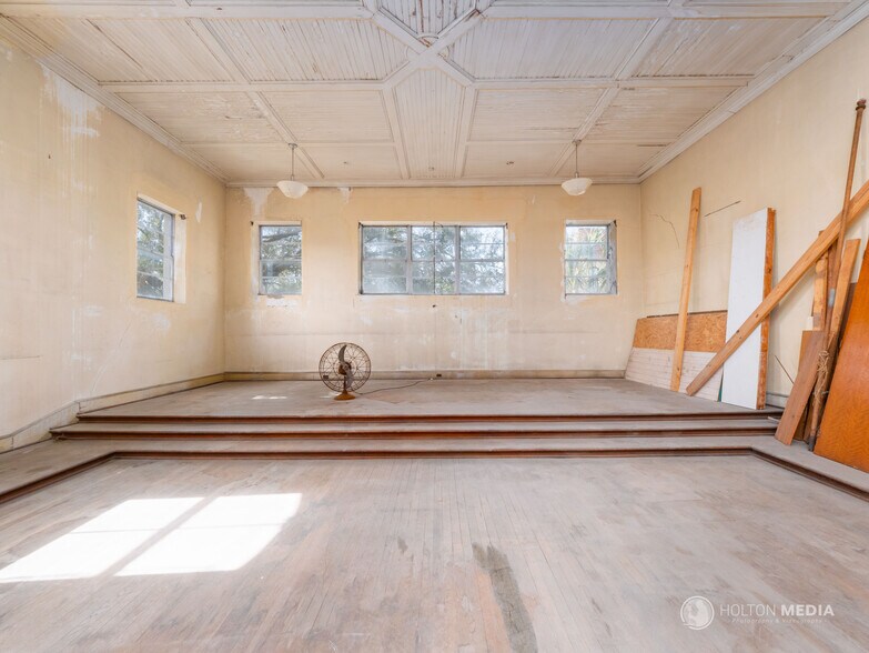 More Photos Of 1418 Newcastle St, Brunswick Storefront For Sale