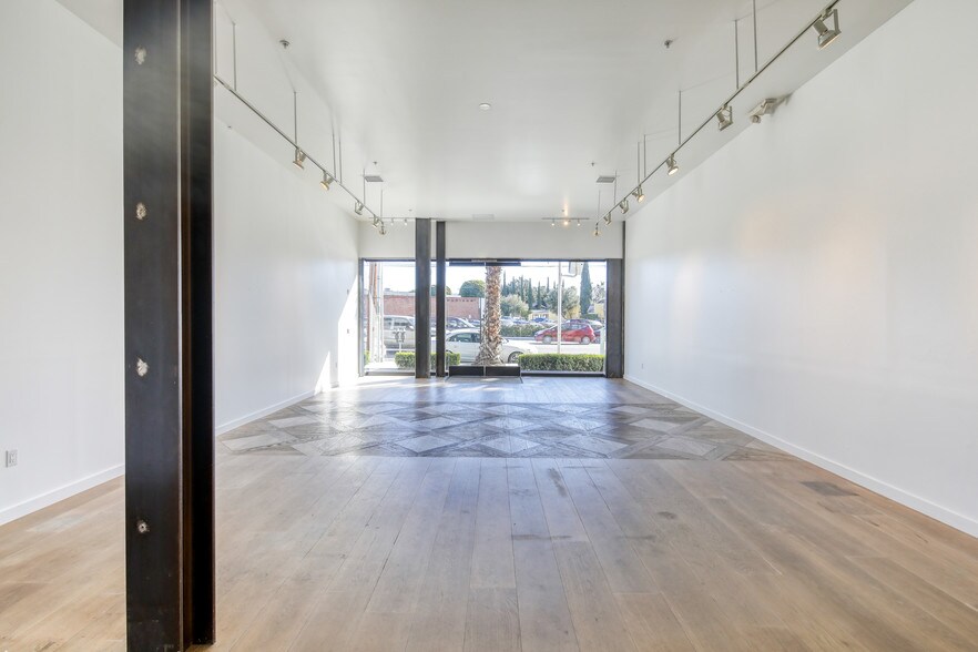 More Photos Of 8501-8511 Melrose Ave & 603-615 La Cienega Blvd, West Hollywood Storefront For Lease