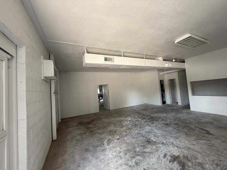 More Photos Of 1305 Lacey Dr, Baytown Contractor Storage Yard For Lease