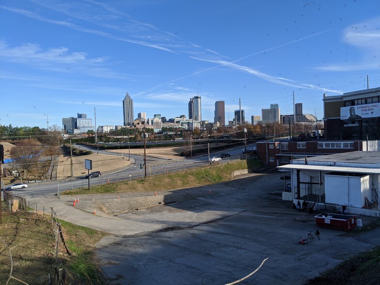 More Photos Of 400 Northside Dr NW, Atlanta Showroom For Lease
