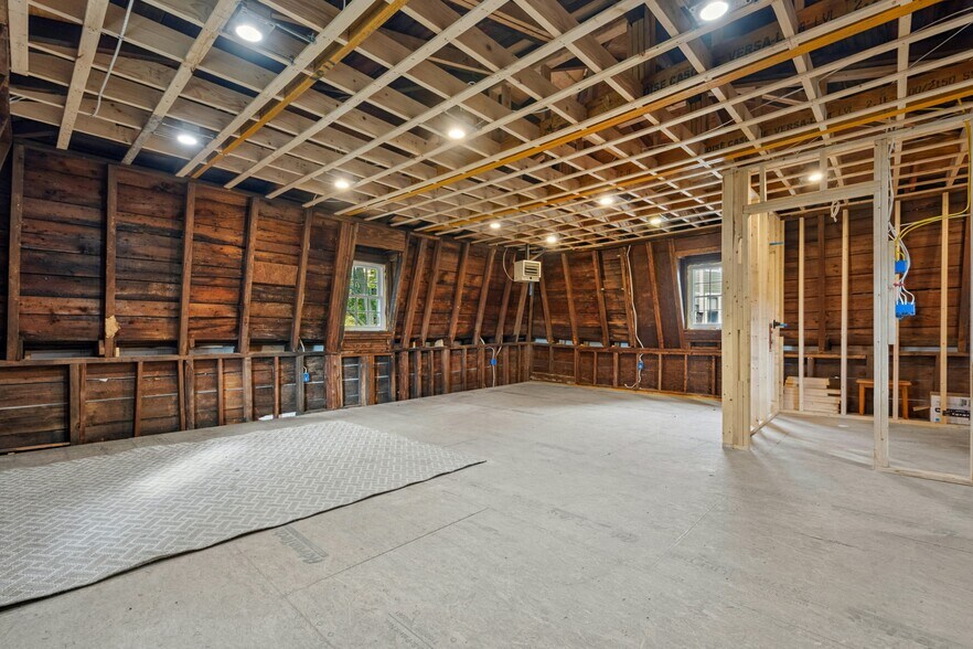 More Photos Of 8 Pine St, Boston Flex For Sale