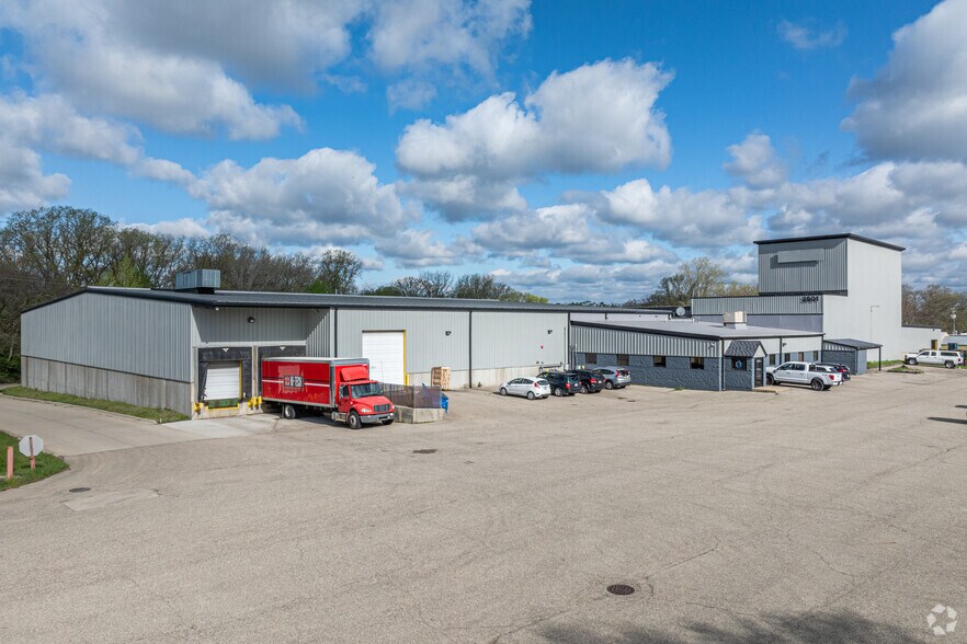 Primary Photo Of 2601-2609 28th St SW, Wyoming Manufacturing For Sale