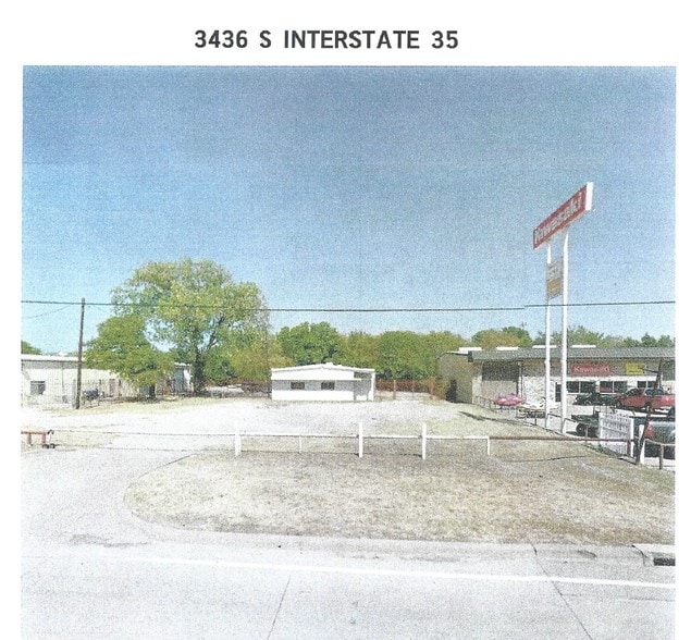 Primary Photo Of 3436 N Interstate 35 E, Lancaster Warehouse For Lease