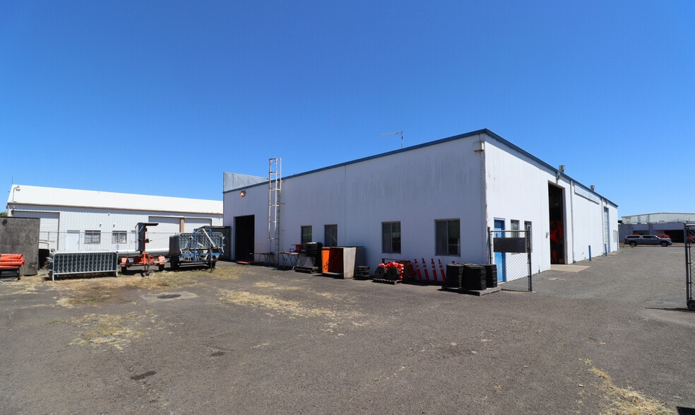 More Photos Of 60 Grimes St, Eugene Manufacturing For Sale
