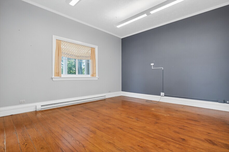 More Photos Of 1441 Saint Marys Ave, Sidney Office For Lease