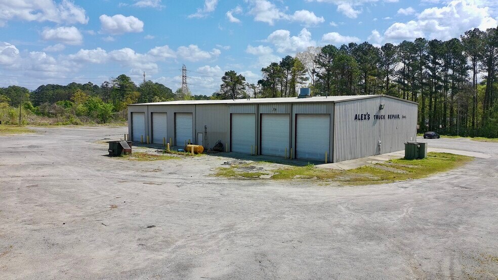 More Photos Of 4490 Bowman Industrial Ct, Conley Service For Lease