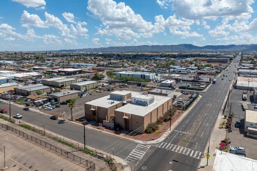 More Photos Of 1833-1841 W Buchanan St, Phoenix Industrial For Sale