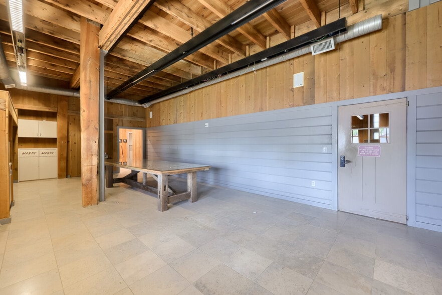 More Photos Of 709 Hartman Station Rd, Lancaster Loft Creative Space For Lease