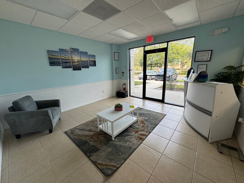 More Photos Of 610-628 SE Central Pky, Stuart Medical For Sale