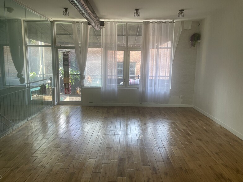 More Photos Of 243-247 Boerum St, Brooklyn Loft Creative Space For Lease