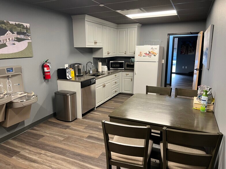More Photos Of 5700 E Evans Ave, Denver Showroom For Lease