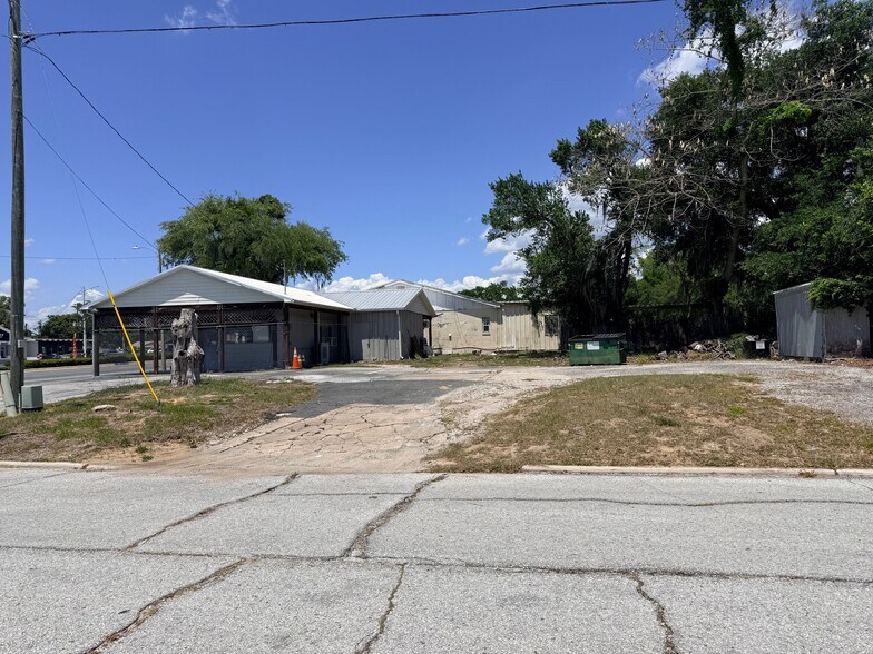 More Photos Of 1327 S Bay St, Eustis Freestanding For Lease