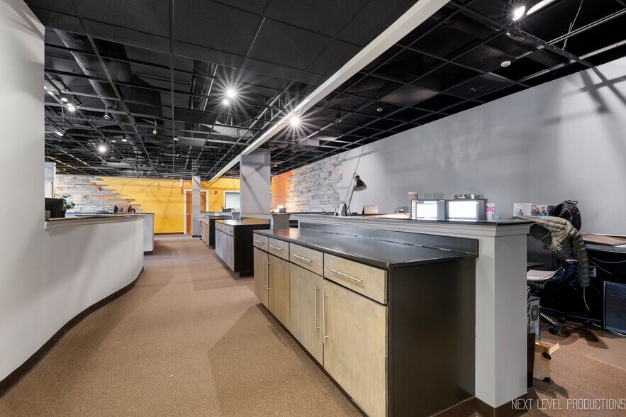 More Photos Of 850 W Bartlett Rd, Bartlett Medical For Sale