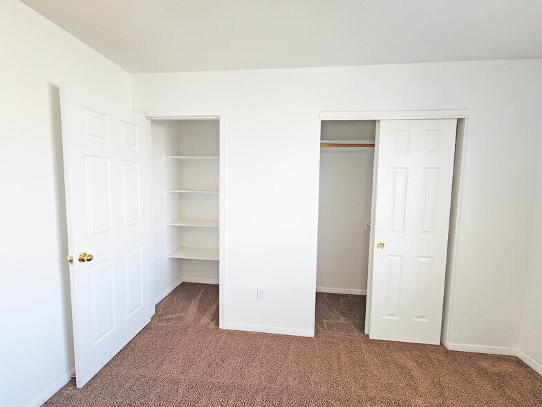 More Photos Of 1951 Teepee Rd, Pahrump Apartments For Sale